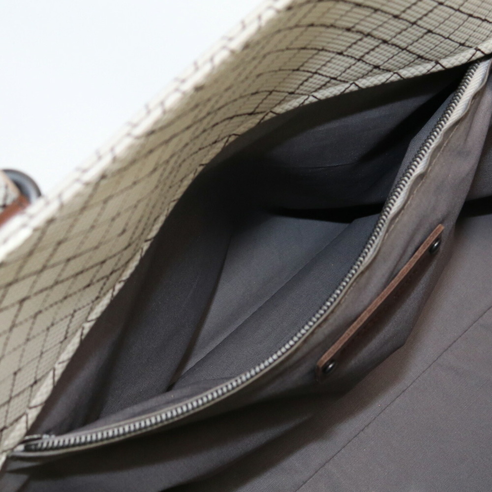 BOTTEGA VENETABOTTEGAVENETA  Marco Polo Bag PVC Men's - Picture 5 of 10